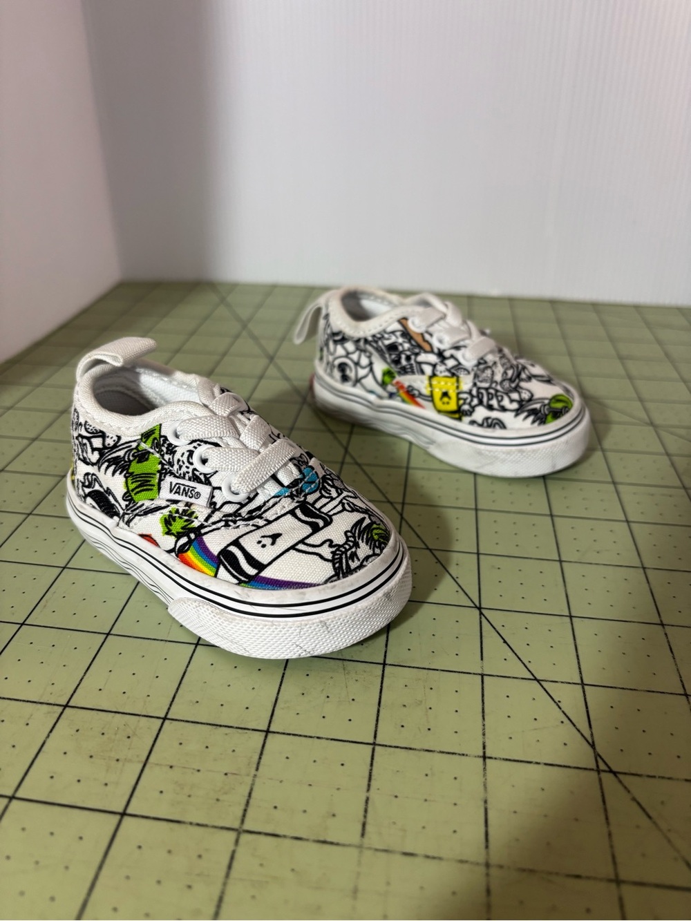 Vans x Crayola Authentic Elastic "DIY / Sketch YourWay" Toddler Shoes 2c